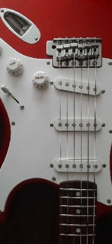 FENDER ELECTRIC GUITAR - Photo 2