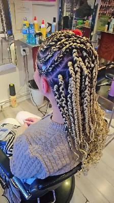 recherche des tresseuses a longueuil - Photo 2