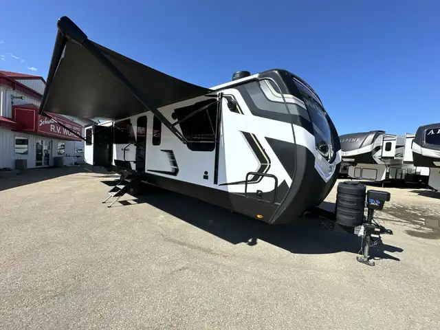 2025 Outback 341RD, LUXURIOUS, SPACIOUS, COUPLES UNIT