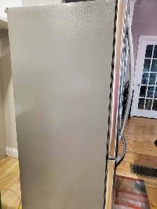 LG Refrigerator W/Freezer - Photo 3
