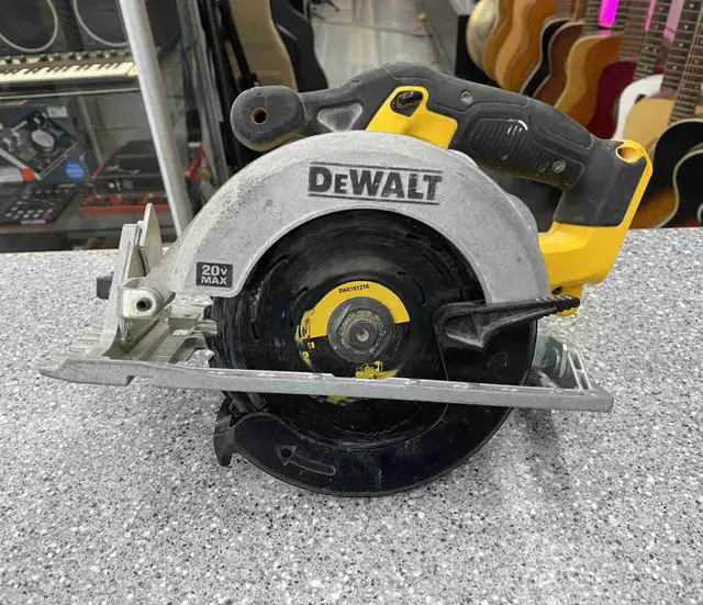 Dewalt DCS391 Circular Saw