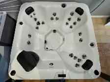 3 PUMP BENCH HOT TUB - Photo 4