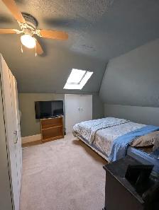 1 bedroom in exclusive S.E. Oakville - Photo 3