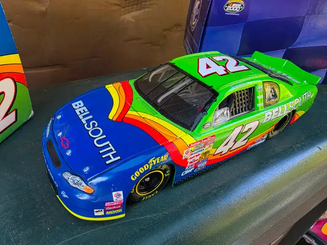 Kenny Irwin #42 Bellsouth 2000 Hot Wheels Monte Carlo NASCAR