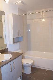 GRAND 4 ½  975PI2,ENTIÈREMENT RÉNOVÉ,1435$ TOUT INCLUS!JUILLET - Photo 12