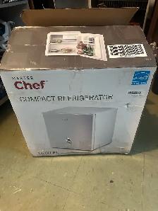 Master Chef Compact Refrigerator