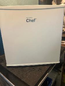 Master Chef Compact Refrigerator - Photo 2