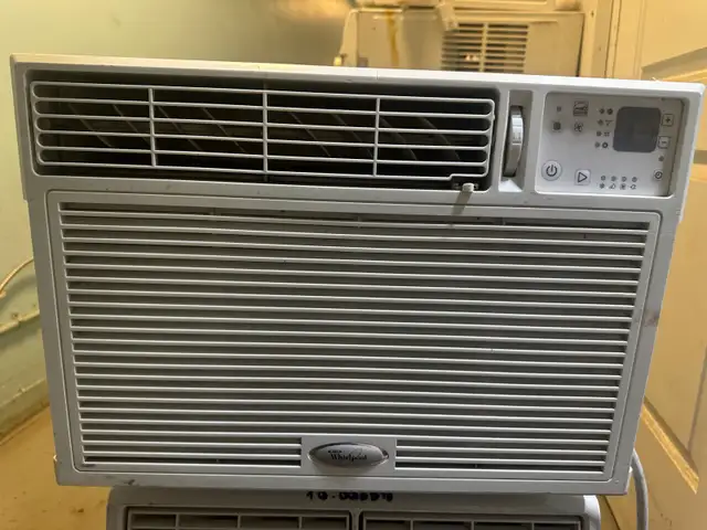 Whirlpool ACQ128GPW Air Conditioner 12,000 BTU