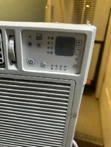 Whirlpool ACQ128GPW Air Conditioner 12,000 BTU - Photo 2