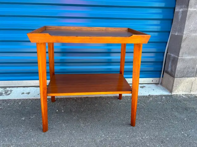 Mid Century Side Table / Stand