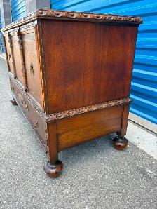 Beautiful Large Trunk - Photo 3