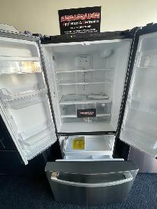 NEW 33" GE Counter Depth Fridge -Water & Ice Dispenser Stainless - Photo 3