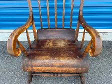 Old Solid Wood Rocking Chair - Photo 5