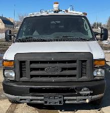 2010 Ford E-150 Econoline Utility Van, Safetied - Photo 2