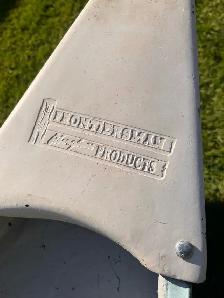 16 ft ‘Frontiersman’ flat-back fiberglass canoe - Photo 4