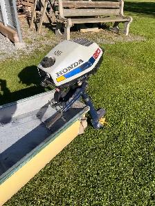 16 ft ‘Frontiersman’ flat-back fiberglass canoe - Photo 5