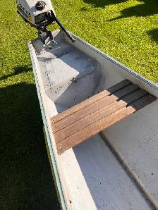 16 ft ‘Frontiersman’ flat-back fiberglass canoe - Photo 7