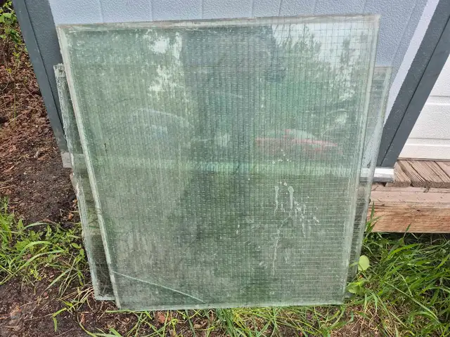 tempered and wired Glas