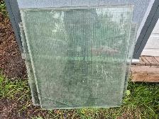 tempered and wired Glas