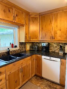 Lovely Bungalow in Hinton Alberta - Photo 4
