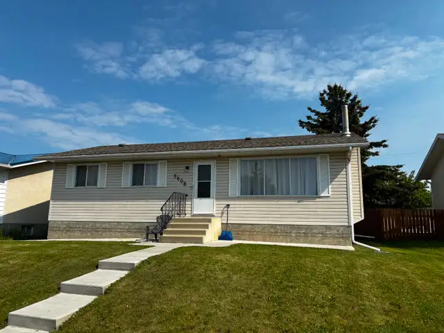 Fully Furnished 3 Bed House For Rent in Drayton Valley