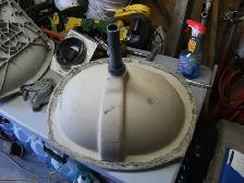 bathroom sink - Photo 3