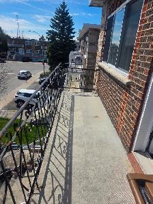 GRAND 5 1/2, 1350 pi2. BALCON AVANT, TERRASSE ARRIÈRE 150 pi2. - Photo 10