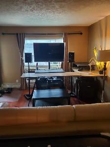 Roommate wanted! Extra 1 bed and 1 bathroom for rent in West Edm