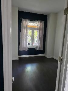 1 Bed Apt Queen/Roncensvalles avail - Photo 9