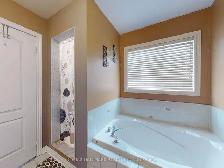 Large 3 bedroom detached home with finished basement for rent - Photo 8