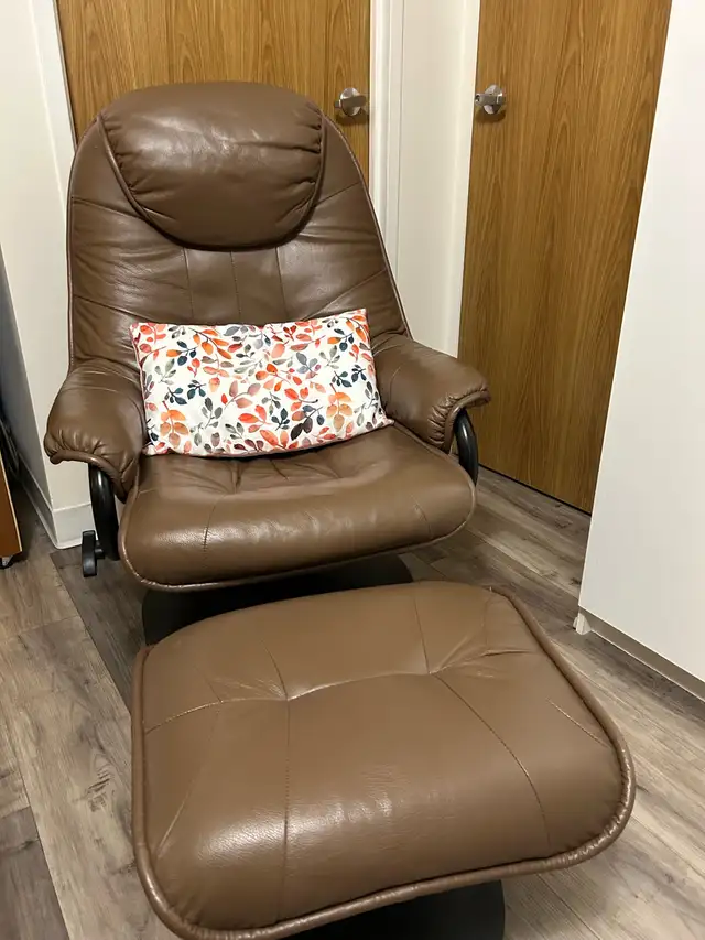 3 piece Leather Set, Swivel Recliner, Ottoman and Loveseat