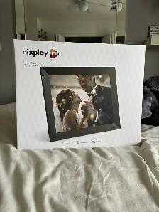 Brand New  15-inch Nixplay Smart Photo Frame (Black) - Photo 3