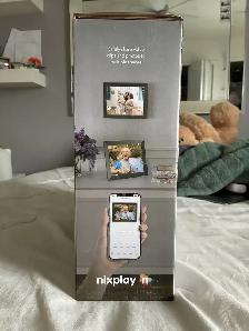 Brand New  15-inch Nixplay Smart Photo Frame (Black) - Photo 5