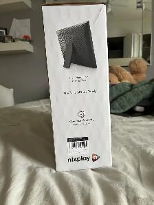 Brand New  15-inch Nixplay Smart Photo Frame (Black) - Photo 6
