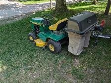 John Deere lawn tractor - Photo 2