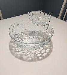 Chip and dip bowl