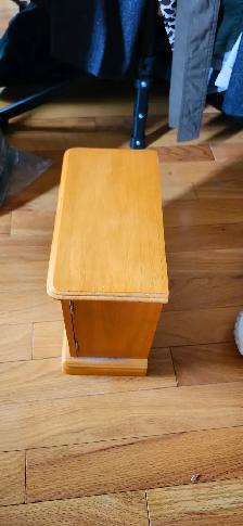 Excellent condition light brown wooden jewlery box for sale! - Photo 7