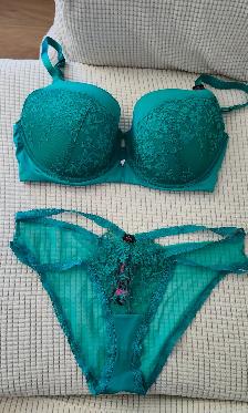 Brand NEW La Senza and Victoria Secret 38DD bra and XL panty - Photo 2