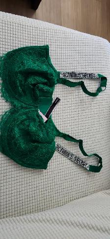 Brand NEW Victoria Secret Green Rhinestone bra 36DDD - Photo 2