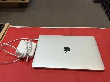 APPLE MACBOOK PRO 13 POUCES (2019) À VENDRE - Photo 2