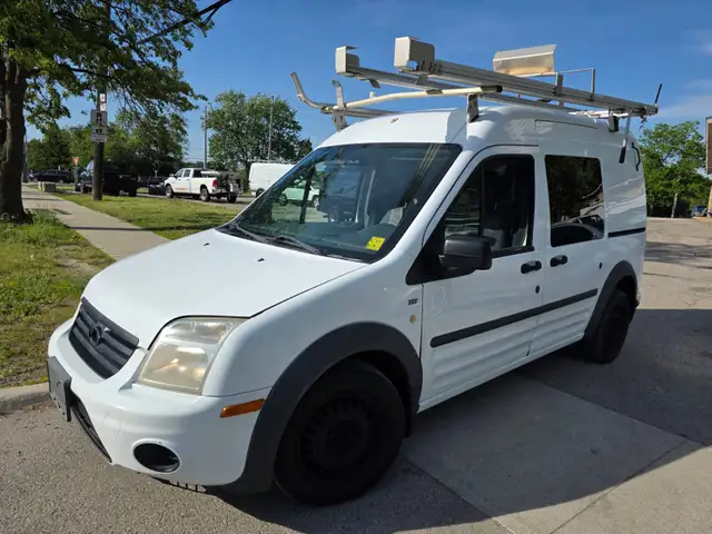 2011 Ford Transit Connect 114.6' XLT w/rear & side door glass