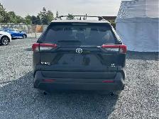 2021 Toyota RAV4 LE - Photo 5