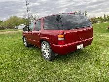 2002 Tahoe awd - Photo 2