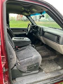 2002 Tahoe awd - Photo 8