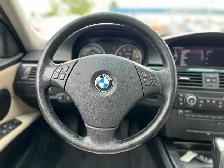 2011 BMW 3-Series 328i xDrive AWD | Power Tailgate | Sunroof - Photo 12