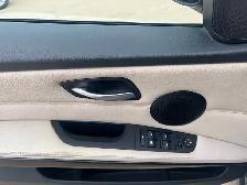 2011 BMW 3-Series 328i xDrive AWD | Power Tailgate | Sunroof - Photo 16