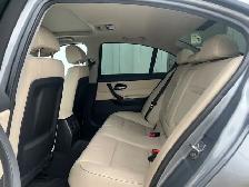 2011 BMW 3-Series 328i xDrive AWD | Power Tailgate | Sunroof - Photo 20