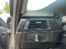2011 BMW 3-Series 328i xDrive AWD | Power Tailgate | Sunroof - Photo 21