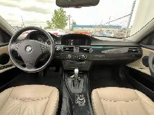 2011 BMW 3-Series 328i xDrive AWD | Power Tailgate | Sunroof - Photo 25