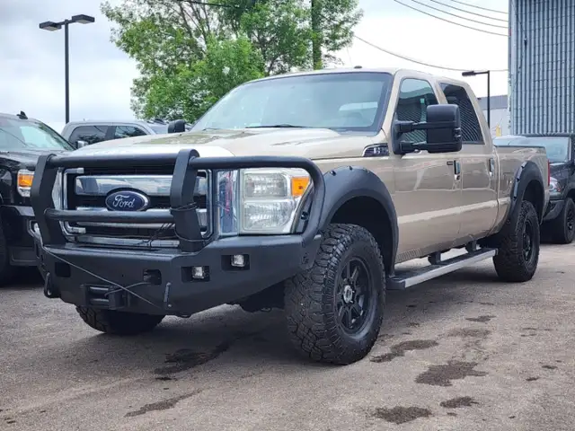 2013 Ford Super Duty F-350 SRW 4WD Crew Cab 156' LARIAT